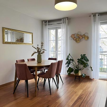 Family Stay - Steps From Disneyland 塞里斯 外观 照片